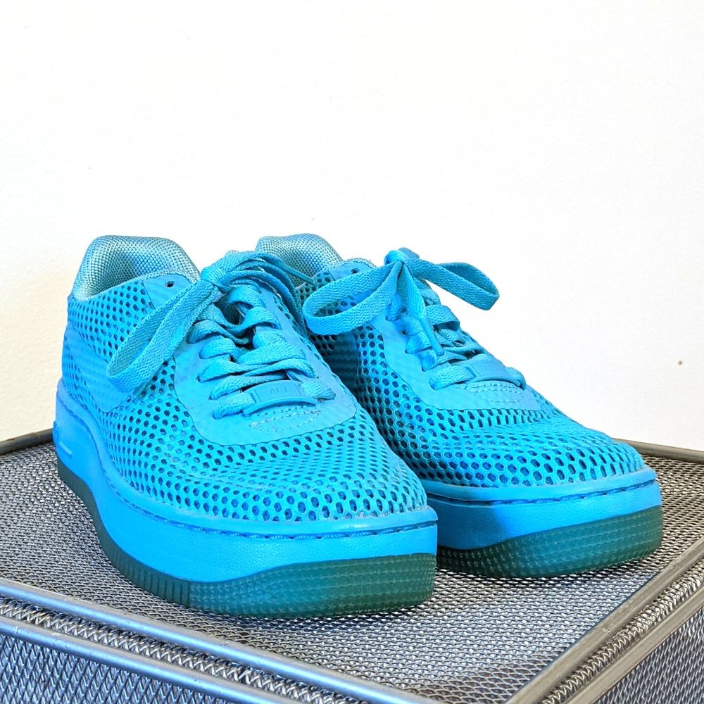 EUC Nike Women's Air Force 1 Low Breathe Mesh Sneakers